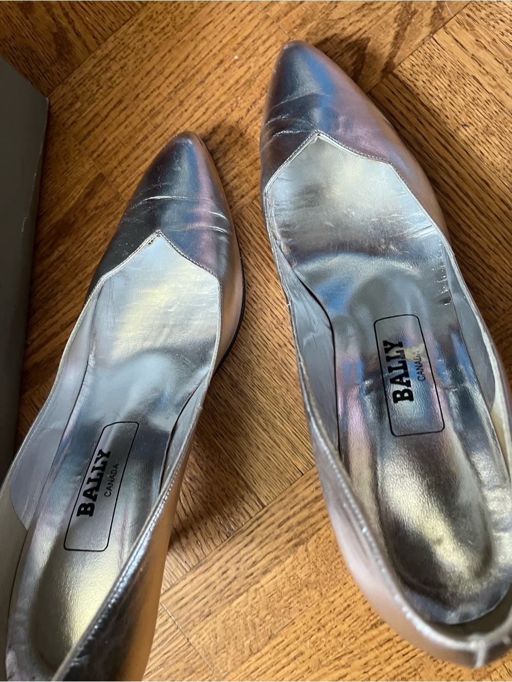 Bally Silver Metallic Leather Pointed Pumps | Size 8 AA - Picture 10 of 14